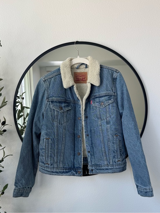 Levi's Jackets & Blazers - Levi's Blue Denim Sherpa Trucker Jean Jacket M